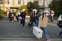 6年生修学旅行出発式の様子