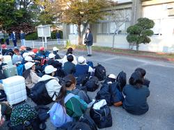 6年生修学旅行出発式の様子