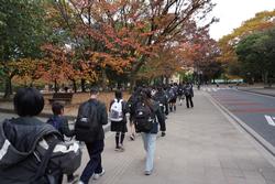 6年生修学旅行広島到着