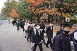 6年生修学旅行広島到着
