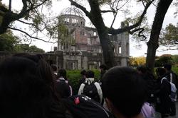6年生修学旅行 原爆ドーム見学