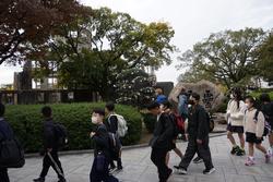 6年生修学旅行 原爆ドーム見学