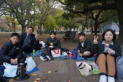 6年生修学旅行昼食（お弁当）の様子