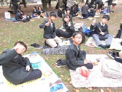 6年生修学旅行昼食（お弁当）の様子