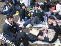 6年生修学旅行昼食（お弁当）の様子