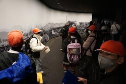 6年生修学旅行平和記念資料館での様子