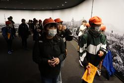 6年生修学旅行平和記念資料館での様子