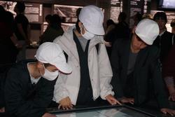 6年生修学旅行平和記念資料館での様子