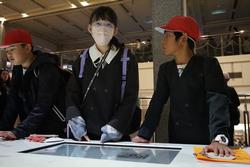 6年生修学旅行平和記念資料館での様子