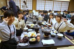 6年生修学旅行夕食の様子