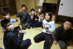 6年生修学旅行ホテル部屋の中での様子
