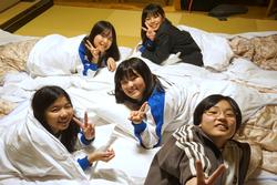 6年生修学旅行ホテル部屋の中での様子