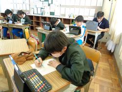 イラスト・マンガクラブの様子