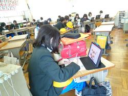 イラスト・マンガクラブの様子