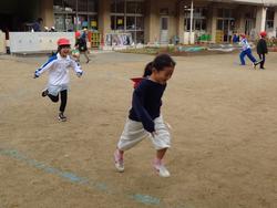 幼稚園との交流遊び