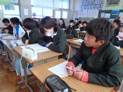 6年生修学旅行報告会に向けて