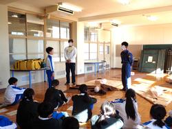 6年生救急法講習会の様子