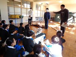 6年生救急法講習会の様子