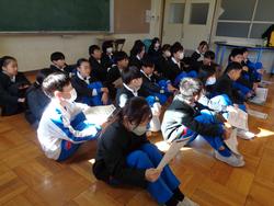 6年生救急法講習会の様子