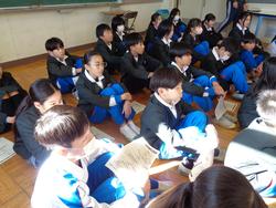 6年生救急法講習会の様子