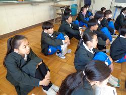 6年生救急法講習会の様子