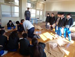 6年生救急法講習会の様子