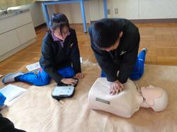 6年生救急法講習会の様子