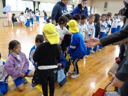1年生幼稚園を招いてお祭り