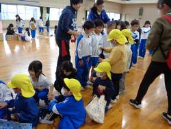 1年生幼稚園を招いてお祭り
