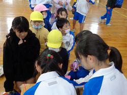 1年生幼稚園を招いてお祭り
