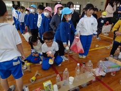 1年生幼稚園を招いてお祭り