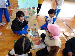 1年生幼稚園を招いてお祭り