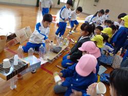 1年生幼稚園を招いてお祭り