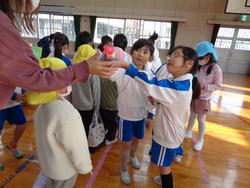 1年生幼稚園を招いてお祭り