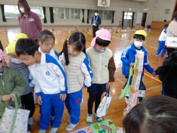 1年生幼稚園を招いてお祭り