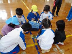 1年生幼稚園を招いてお祭り