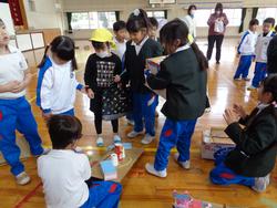 1年生幼稚園を招待してのお祭り