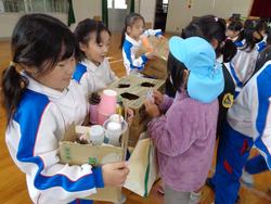 1年生幼稚園を招待してのお祭り