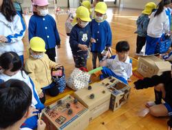 1年生幼稚園を招待してのお祭り