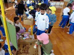 1年生幼稚園を招待してのお祭り