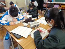 4年生研究授業の様子