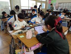 4年生研究授業の様子