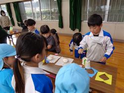 2年生おもちゃランドにご招待