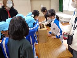 2年生おもちゃランドにご招待