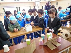 2年生おもちゃランドにご招待