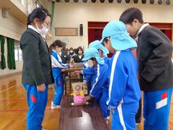 2年生おもちゃランドにご招待