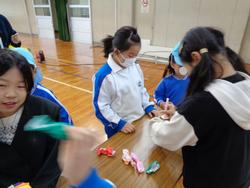 2年生おもちゃランドにご招待