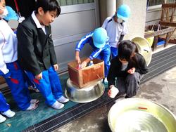 2年生おもちゃランドにご招待