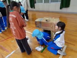 2年生おもちゃランドにご招待