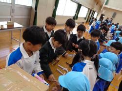 2年生おもちゃランドにご招待